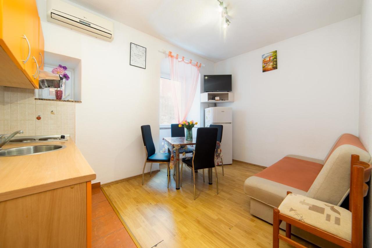 Apartment Kalalarga Макарска Екстериор снимка